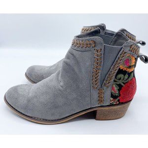 Hippie Vibe Tribe BOHO Chic Gray Suede Floral Embroidery Ankle Boots Size 8